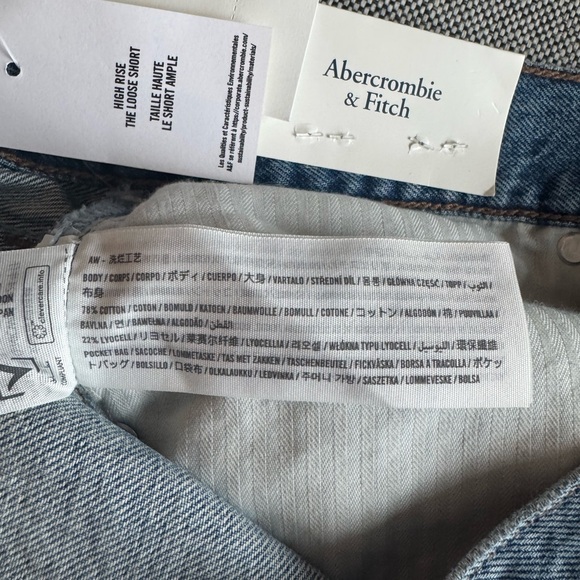 NWT Abercrombie High Rise Loose Shorts - Picture 4 of 9